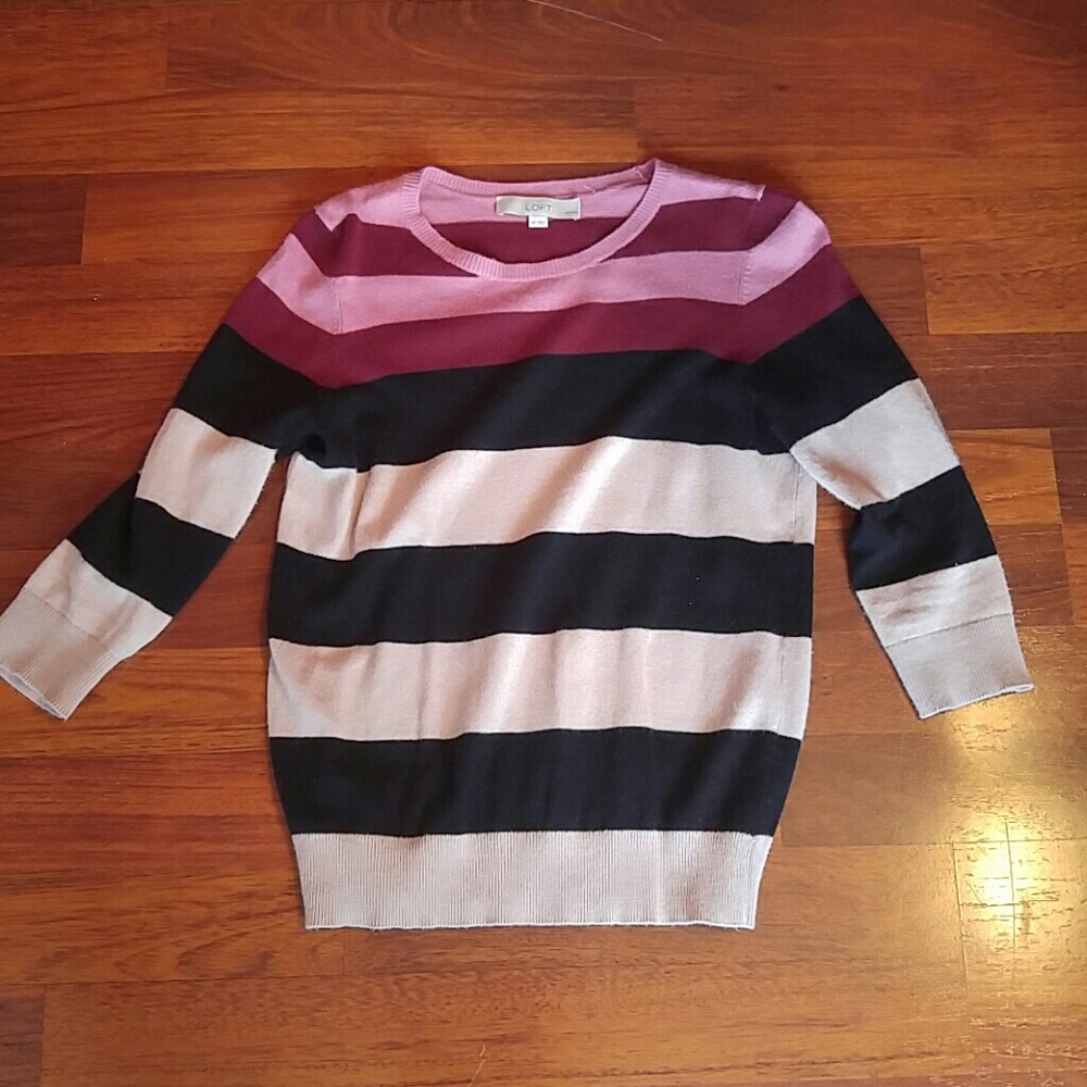 Loft beautiful 3/4 slave sweater